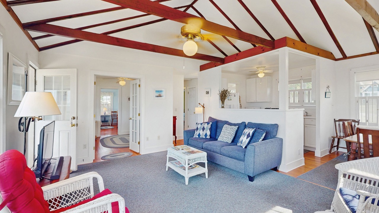 Photo of Livingroom in Town of Southold Town