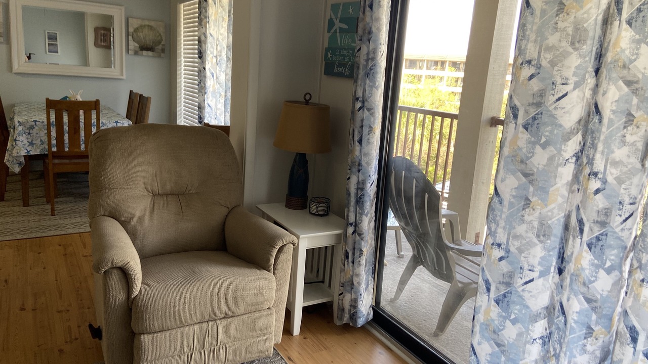 Photo of Livingroom in Folly Field