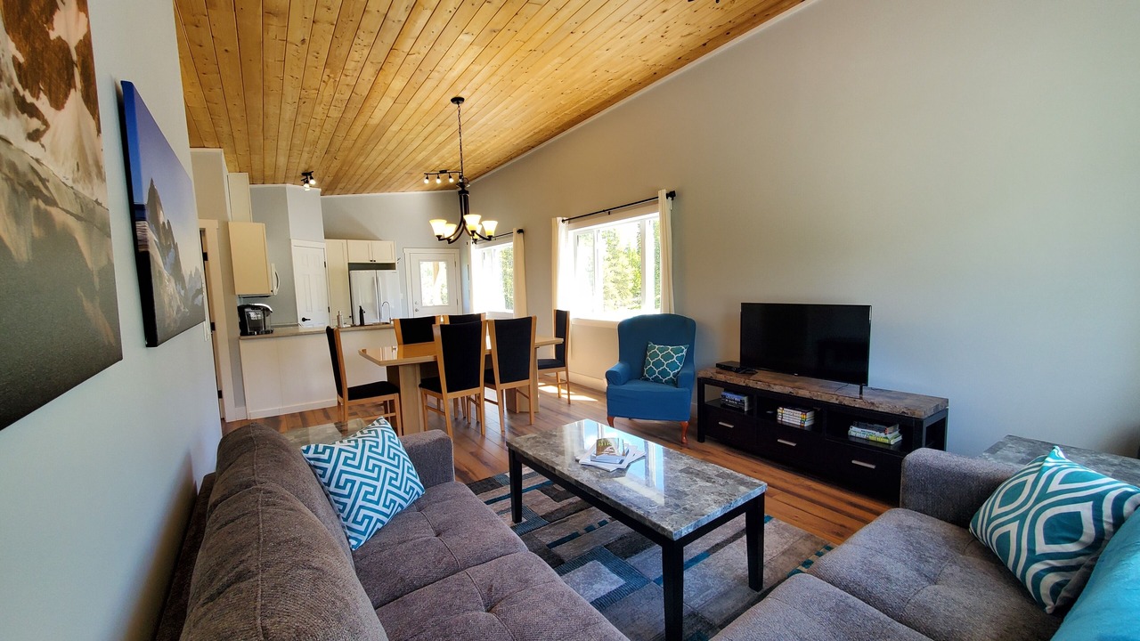 Photo of Livingroom in East Kootenay