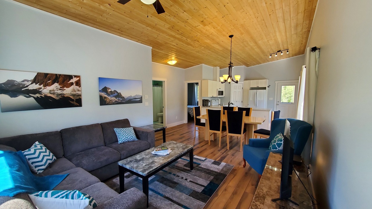 Photo of Livingroom in East Kootenay