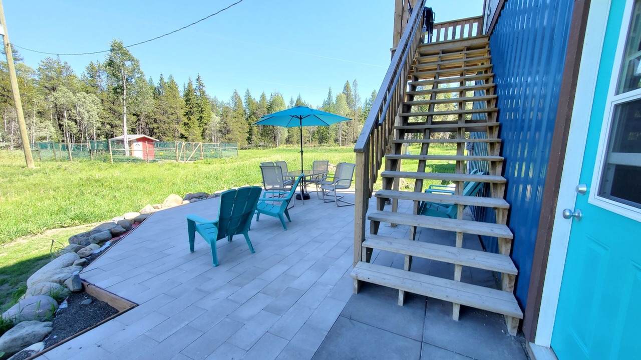 Photo of Patio Balcony in East Kootenay
