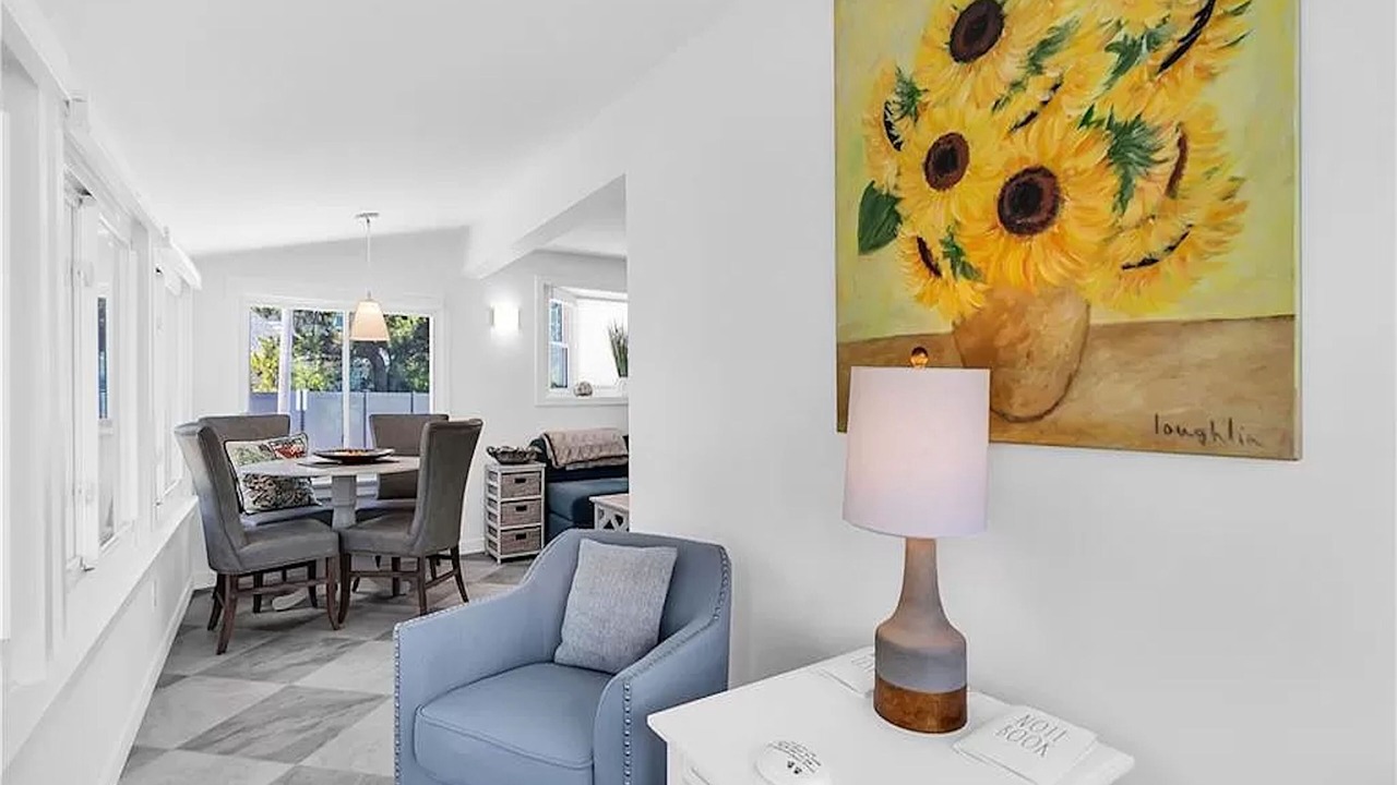 Photo of Livingroom in Westbrook Center