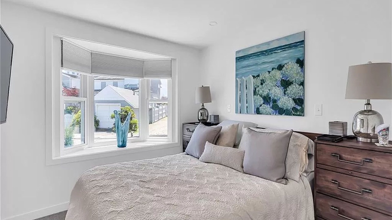 Photo of Bedroom in Westbrook Center