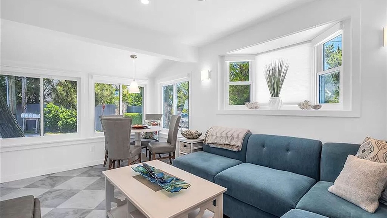 Photo of Livingroom in Westbrook Center