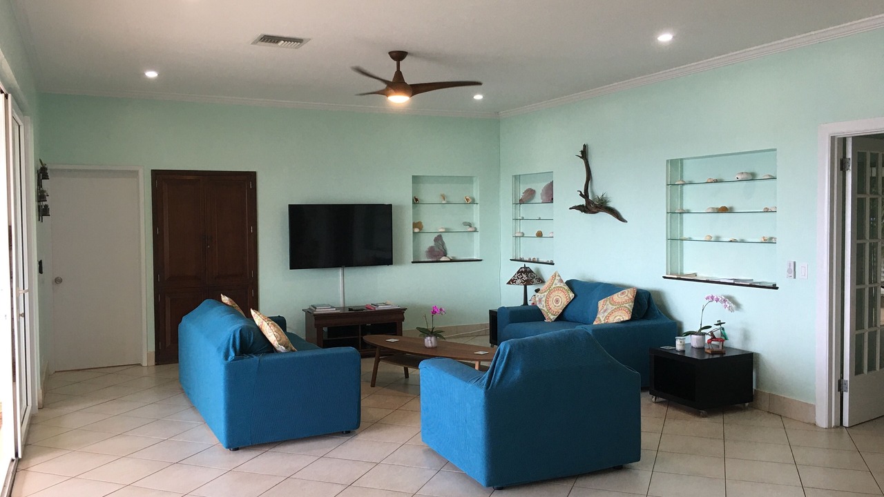 Photo of Livingroom in Nassau