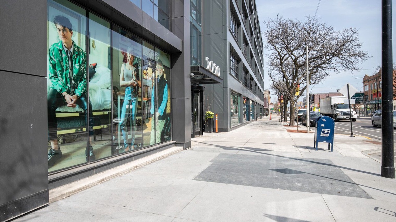 Photo of Outdoor in Uptown