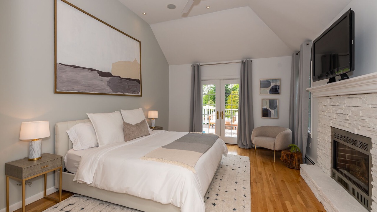 Photo of Livingroom in Town of Southold Town