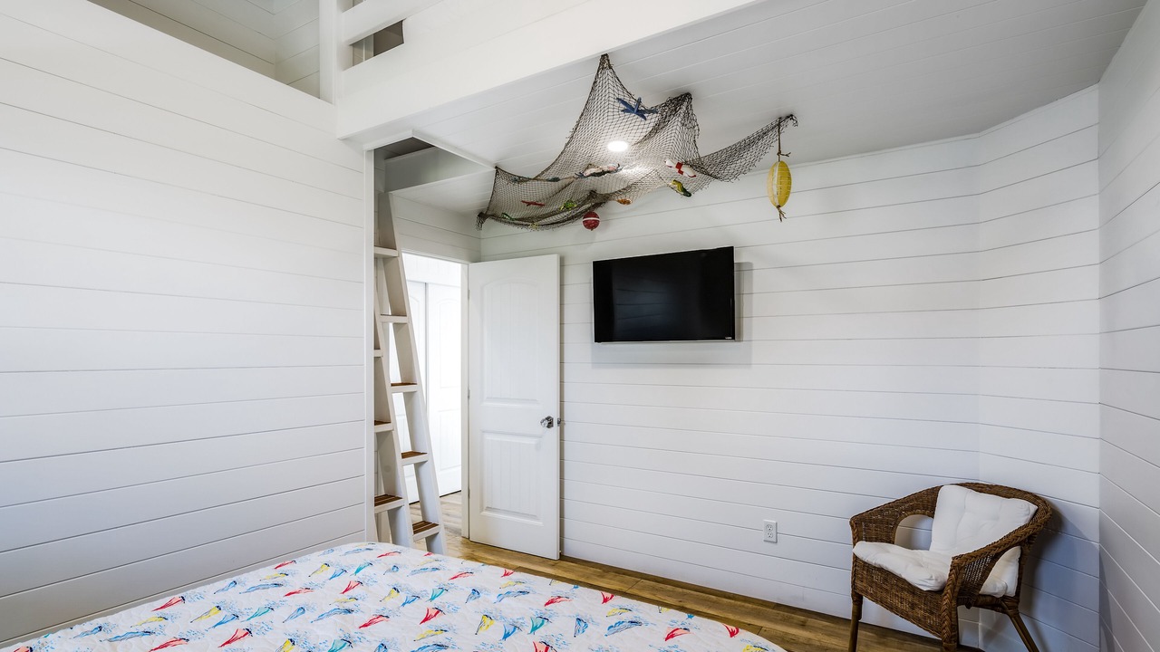 Photo of Bedroom in Cutthroat Harbor Estates
