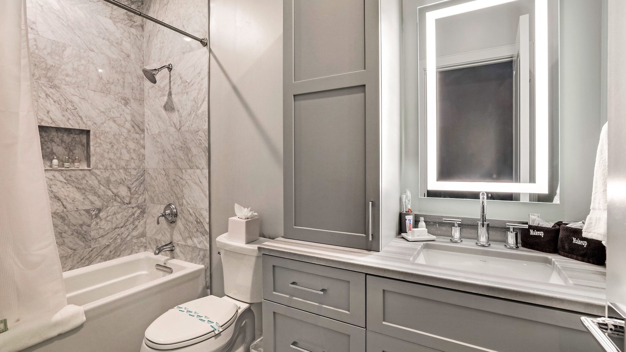Photo of Bathroom in French Quarter