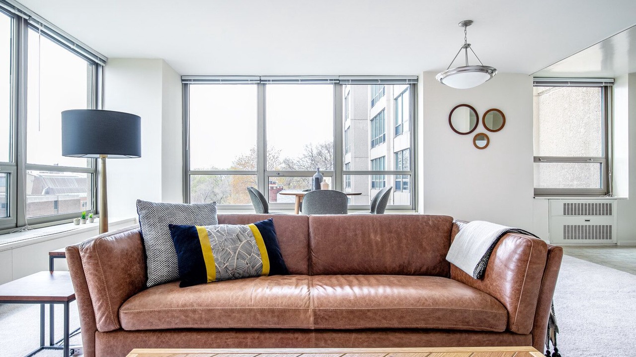 Photo of Livingroom in Lake View East