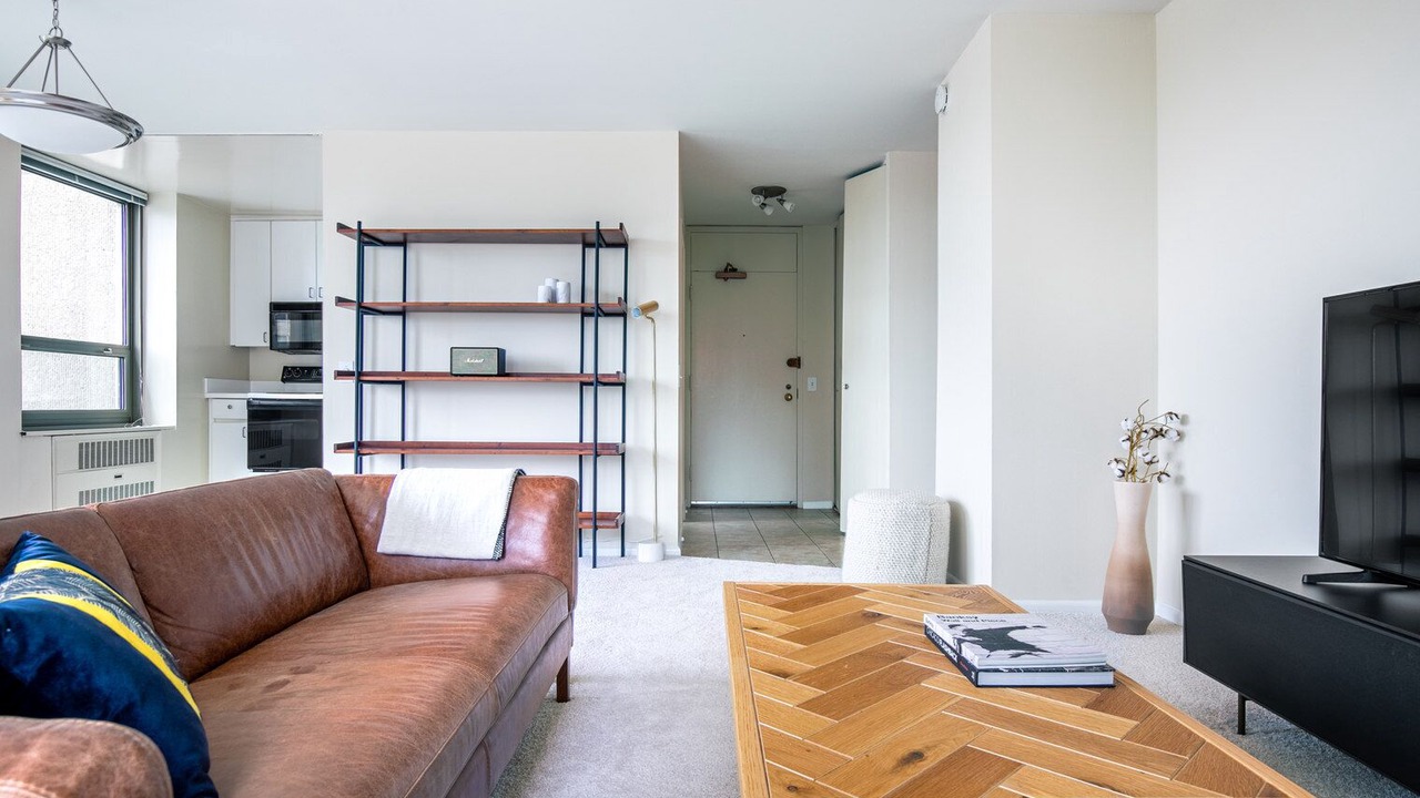 Photo of Livingroom in Lake View East
