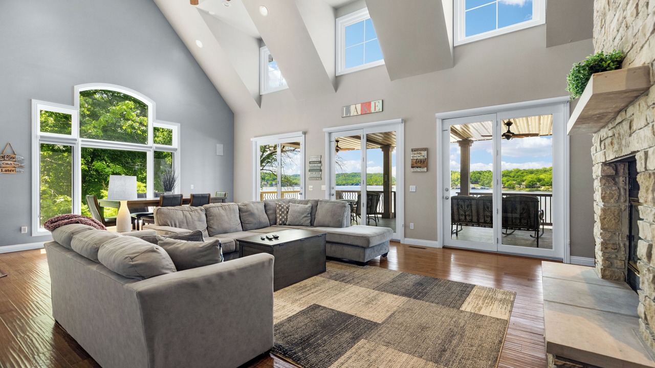 Photo of Livingroom in Camdenton