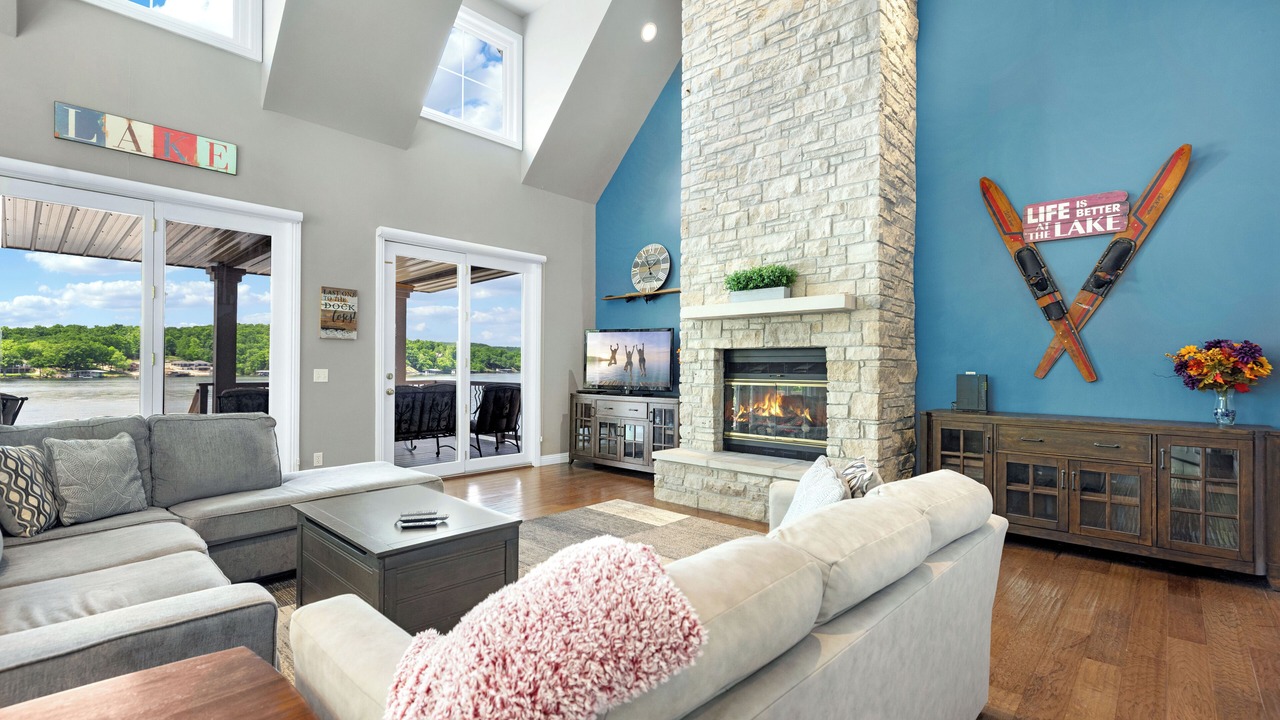 Photo of Livingroom in Camdenton