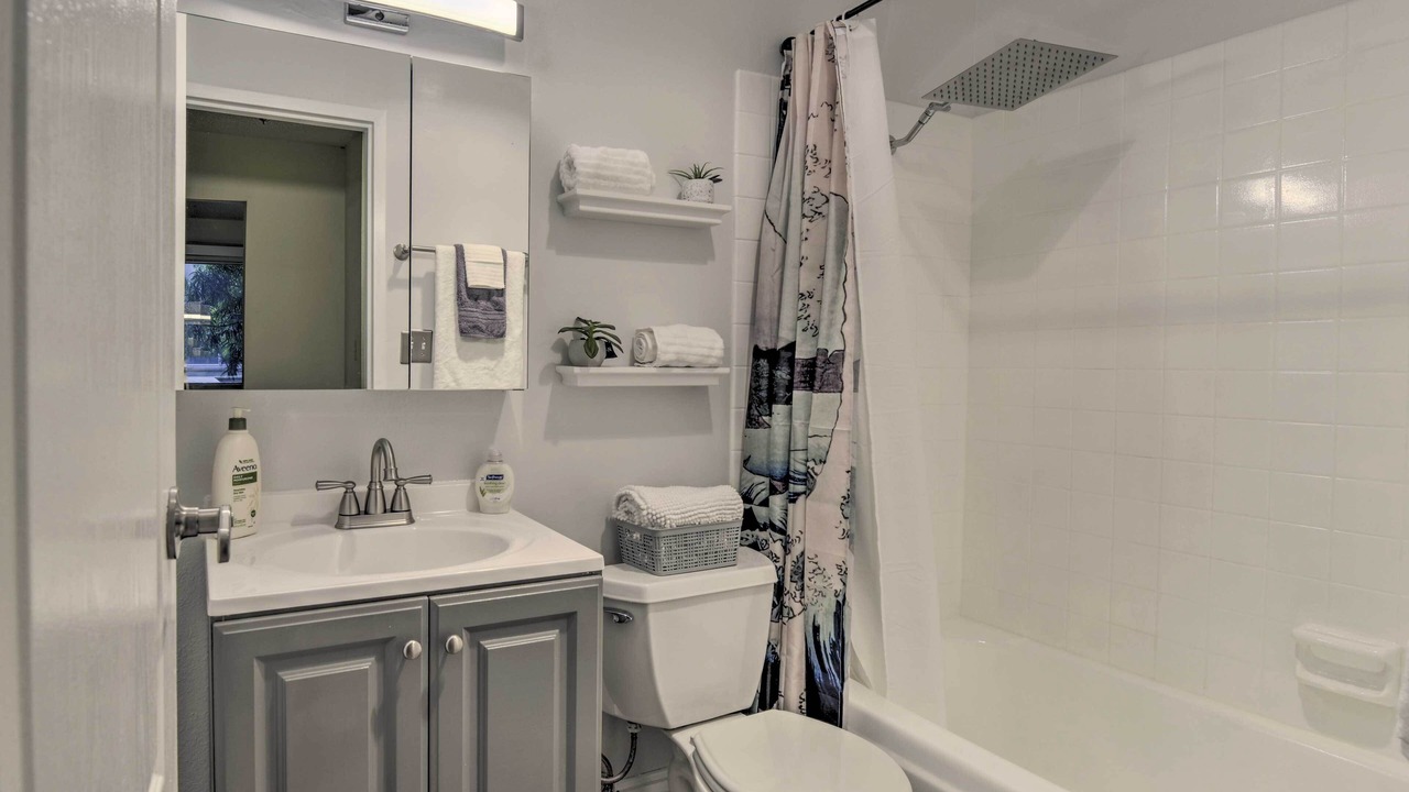 Photo of Bathroom in Serramonte