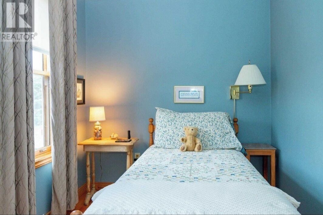 Photo of Bedroom in Lower Montague