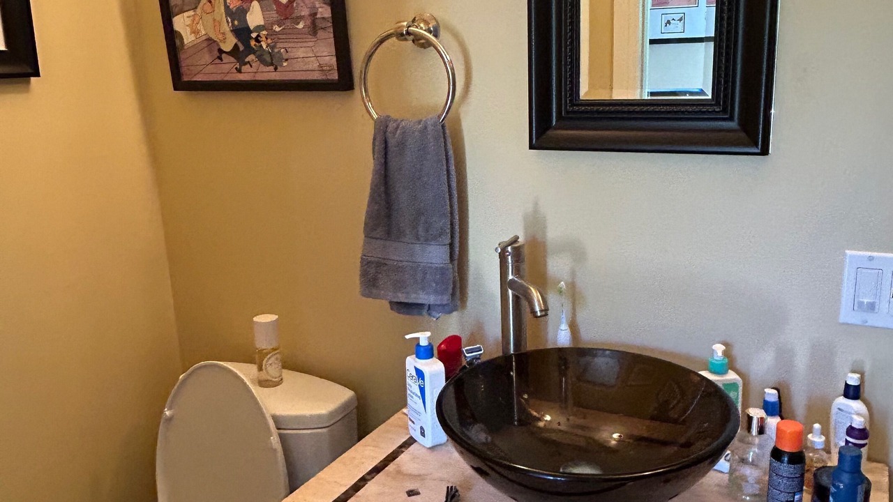 Photo of Bathroom in Emerald Hills