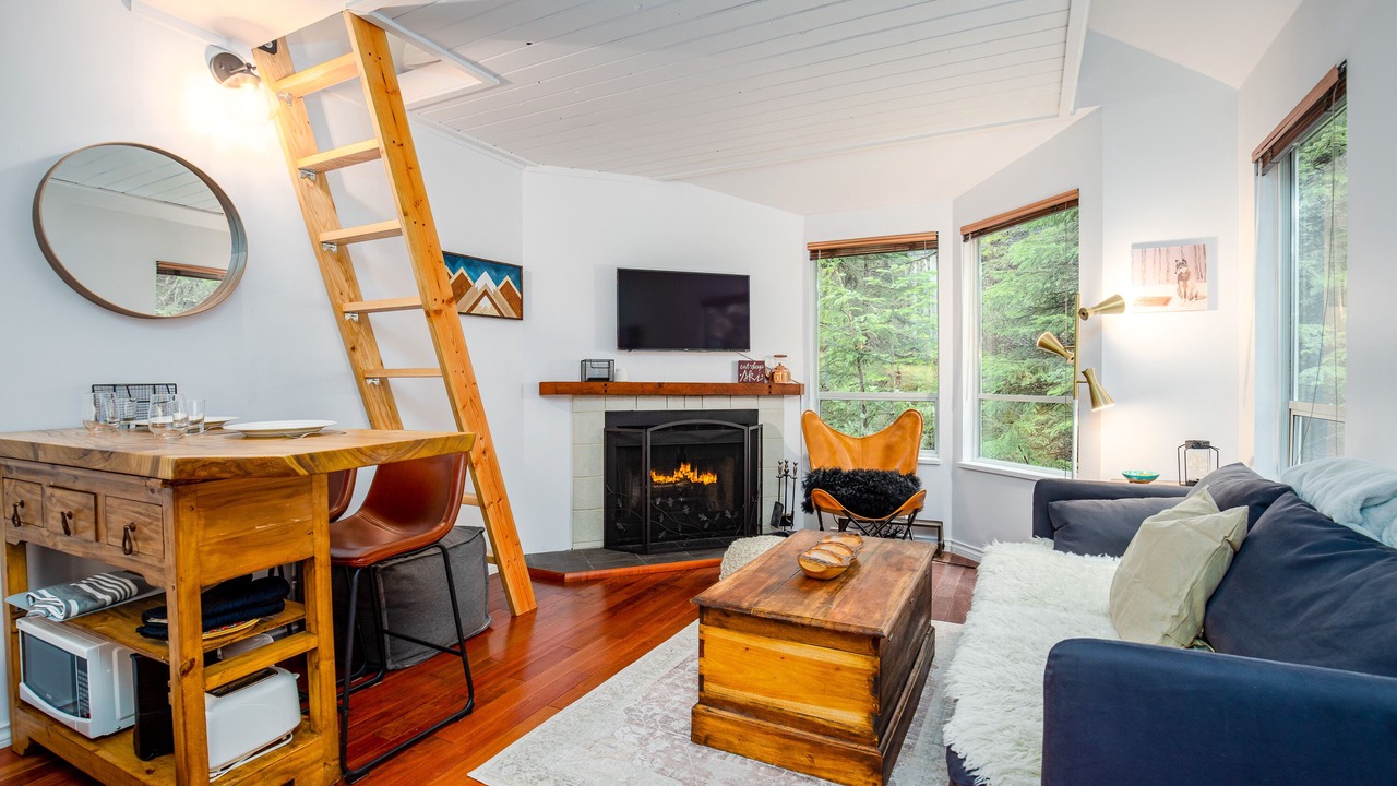 Photo of Livingroom in Whistler Creekside