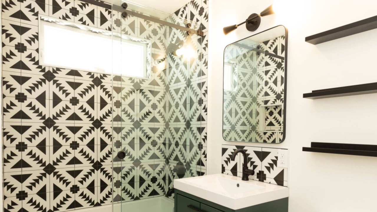 Photo of Bathroom in Peninsula