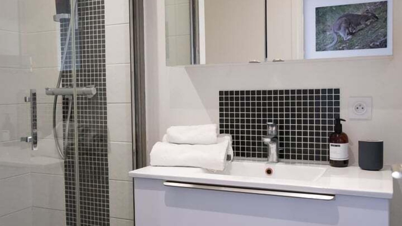 Photo of Bathroom in Moliere Vauban