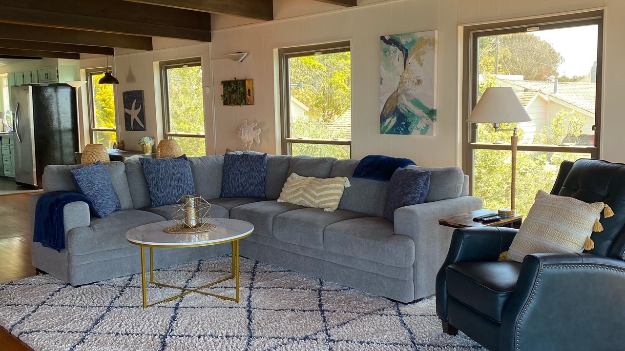 Photo of Livingroom in Moss Beach