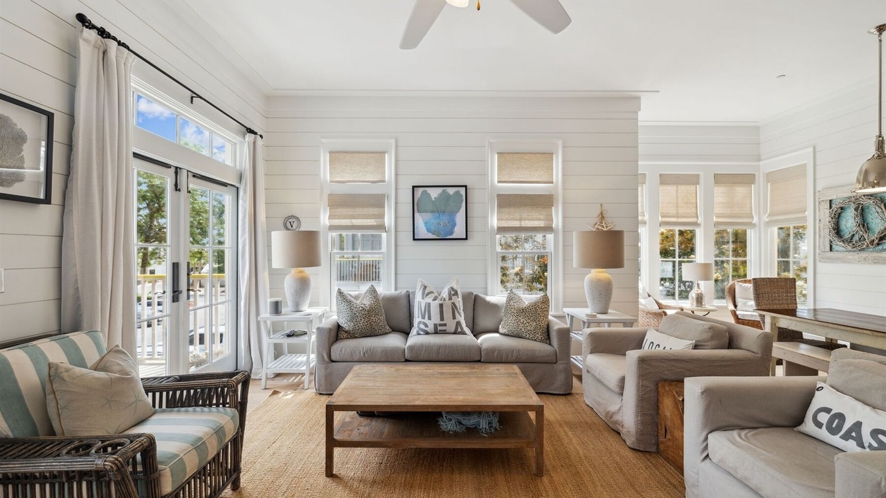 Photo of Livingroom in Beach District