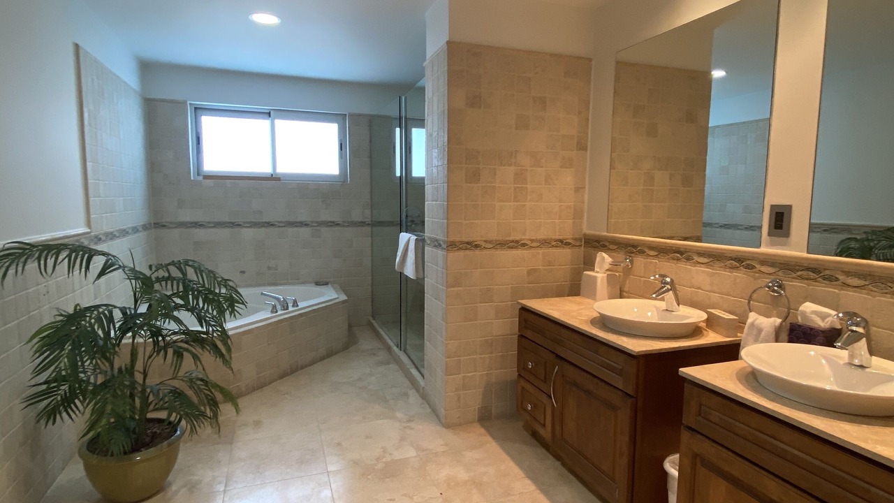 Photo of Bathroom in Maho