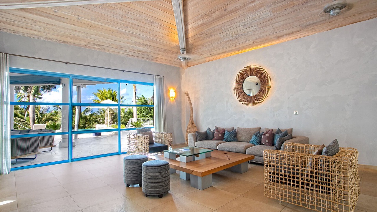Photo of Livingroom in Plum Bay