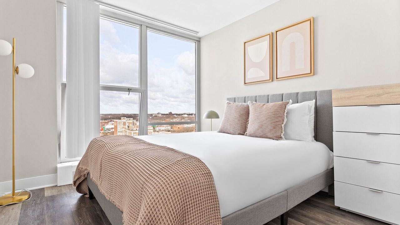 Photo of Bedroom in Edgewater Beach