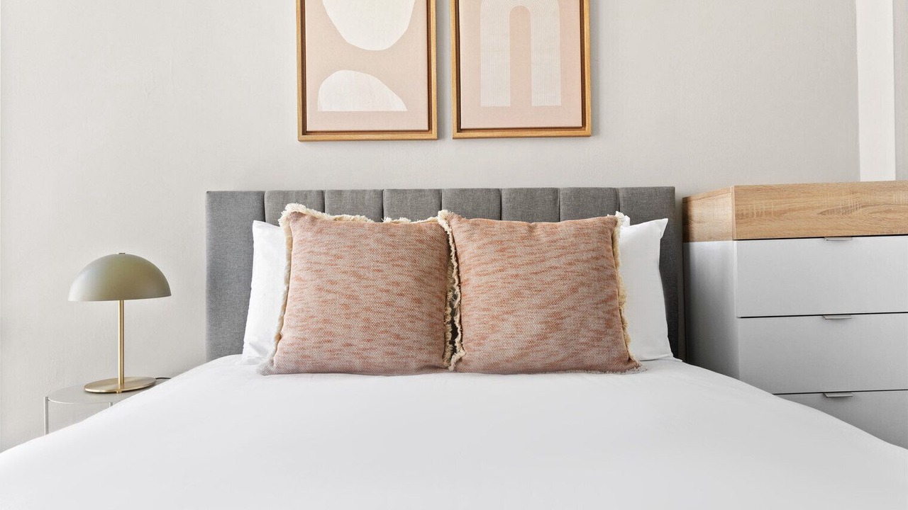 Photo of Bedroom in Edgewater Beach