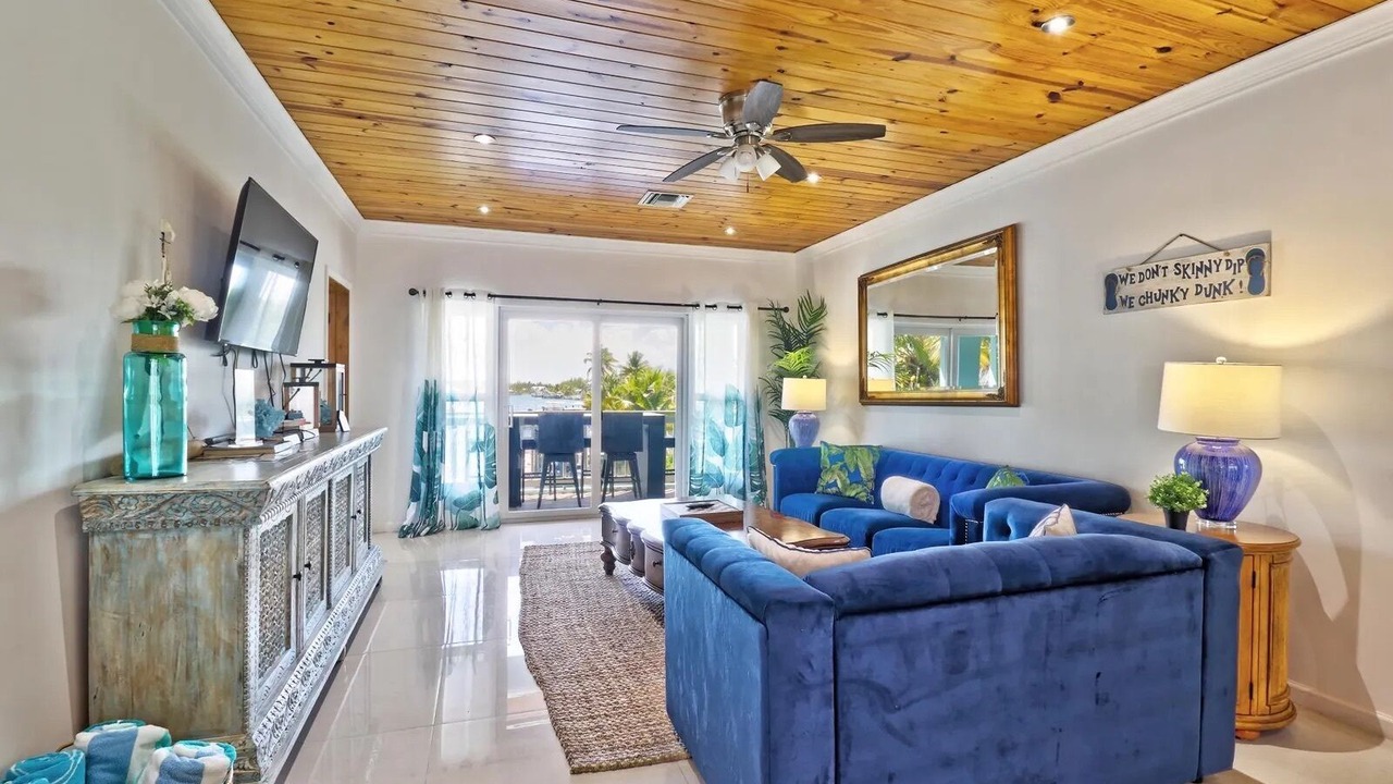Photo of Livingroom in Treasure Cay