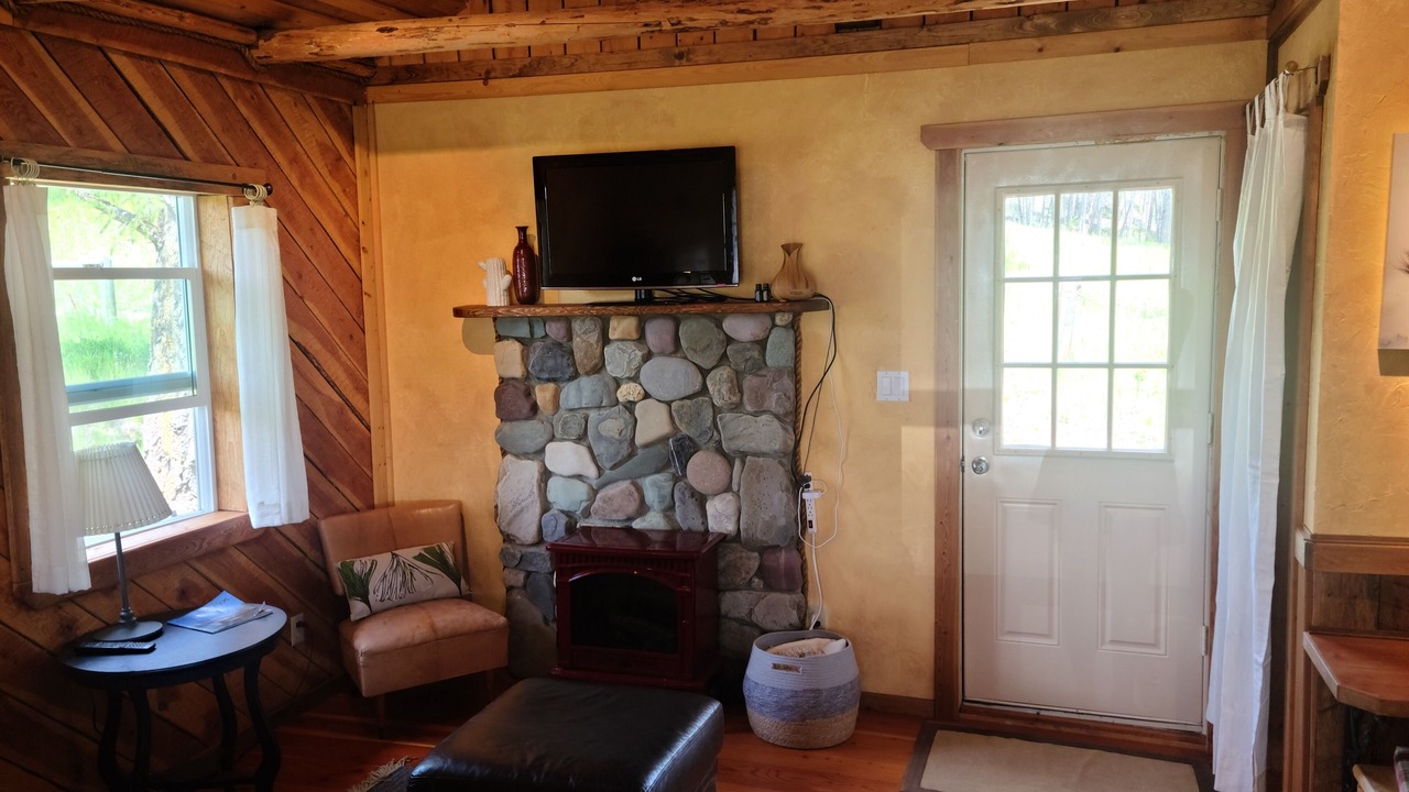 Photo of Livingroom in East Kootenay