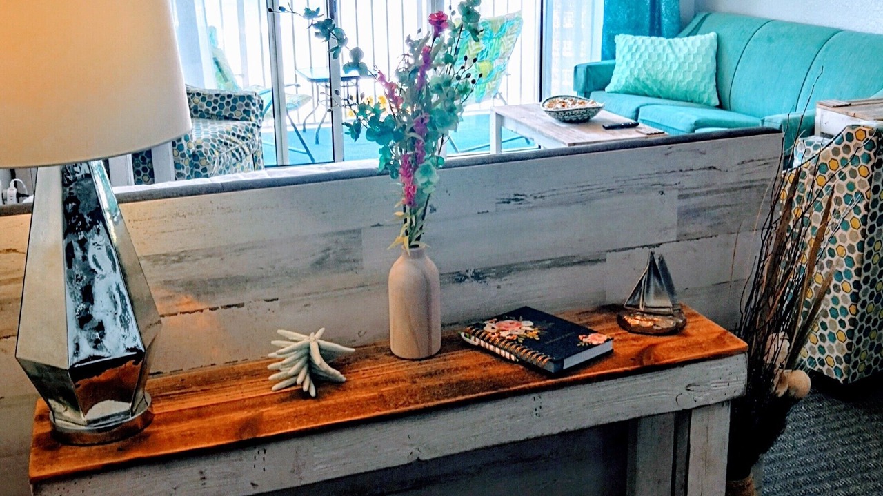 Photo of Livingroom in Arcadian Shores