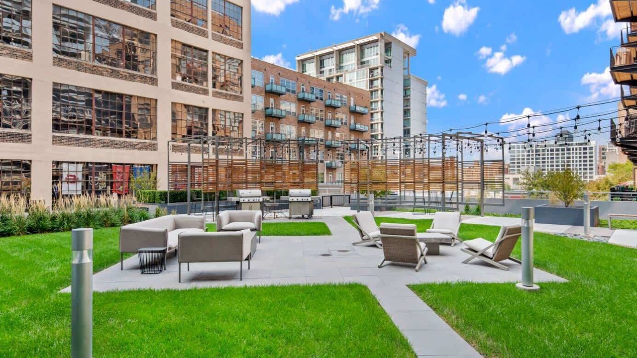 Photo of Patio Balcony in West Loop Gate
