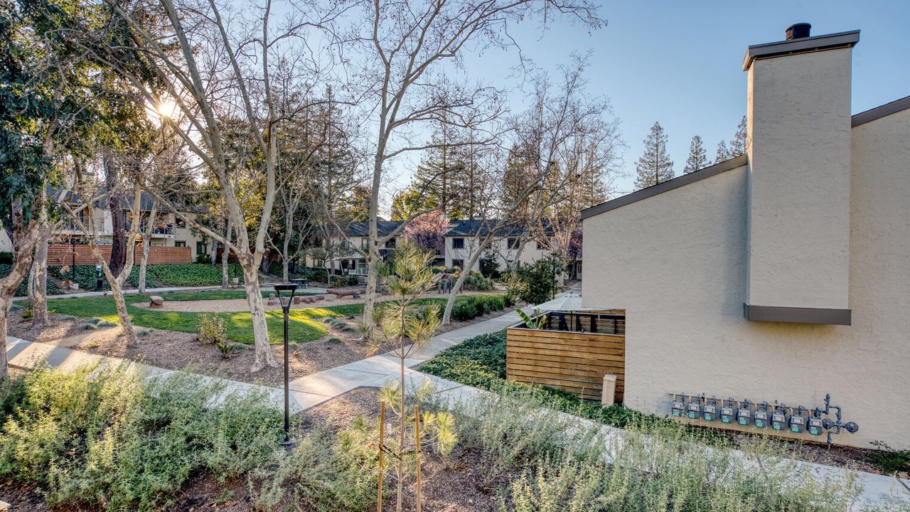 Photo of Outdoor in Sharon Heights