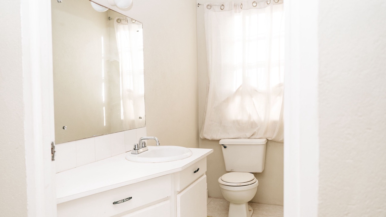 Photo of Bathroom in Sargeant Street