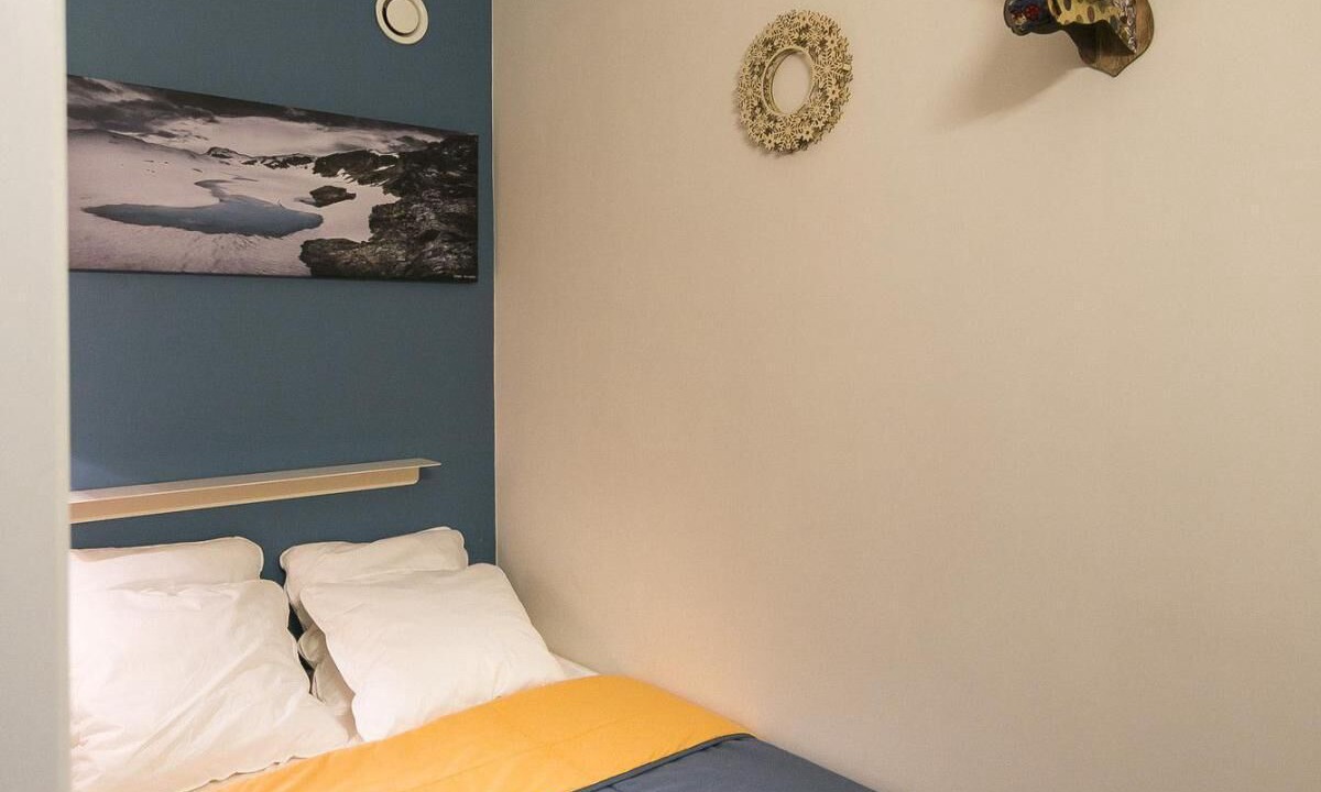 Photo of Bedroom in Arc-1800