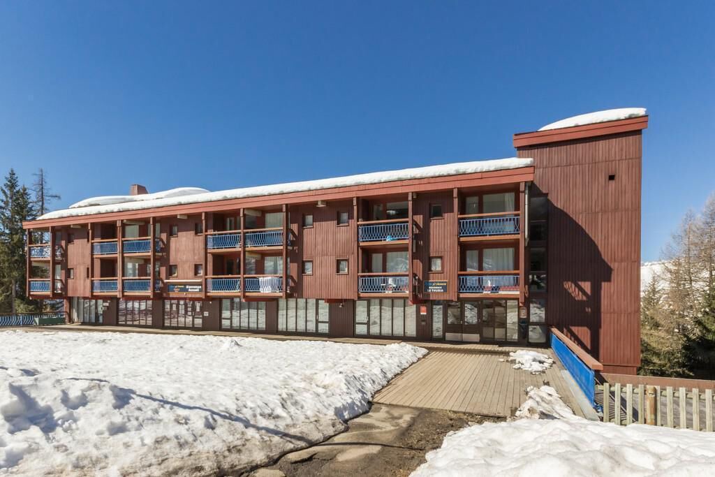 Photo of Outdoor in Arc-1800