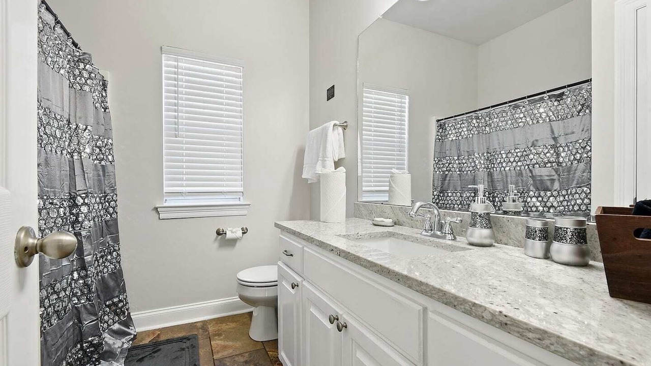 Photo of Bathroom in Sunshine