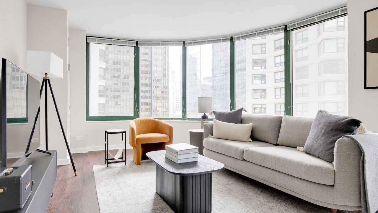 Photo of Livingroom in Streeterville