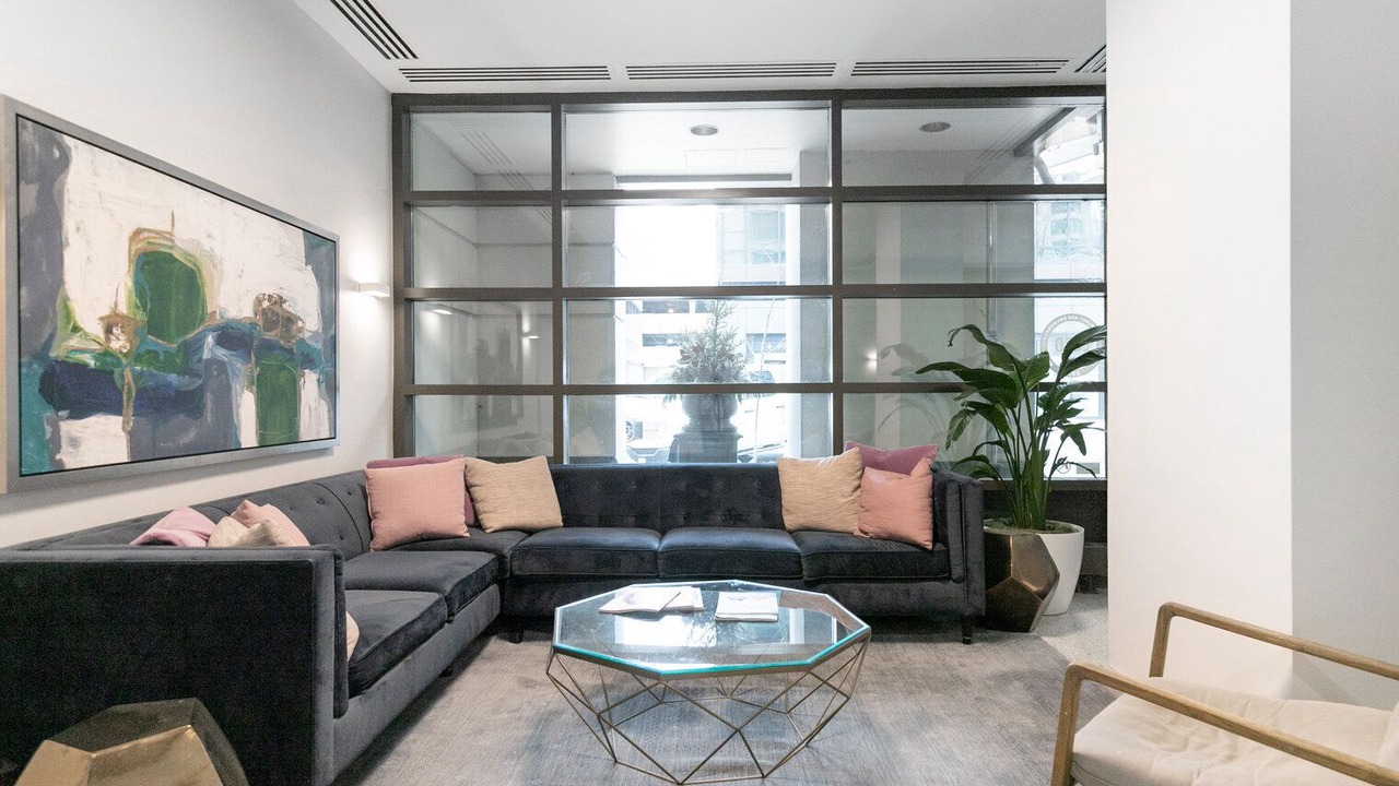 Photo of Livingroom in Streeterville