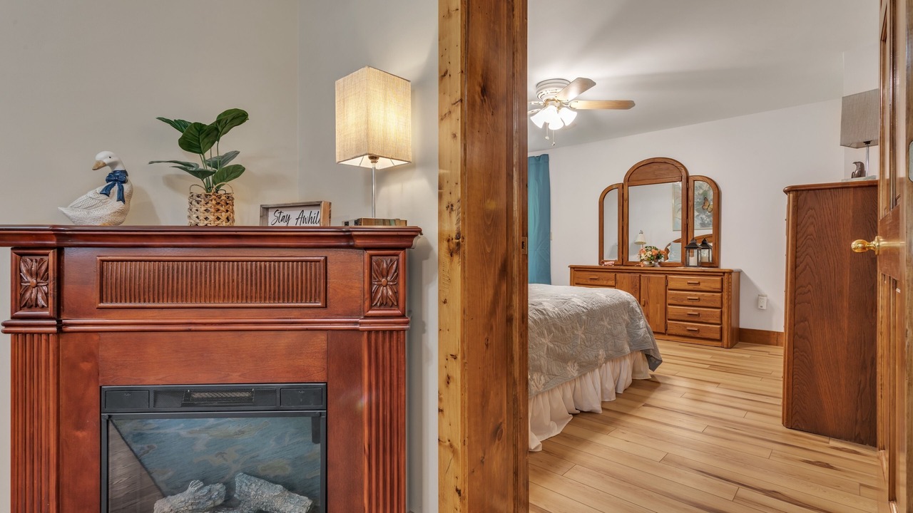 Photo of Livingroom in Old Mystic