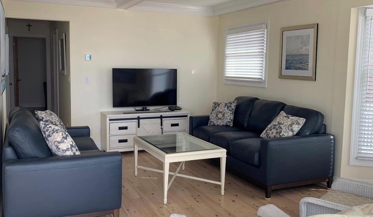 Photo of Livingroom in Mattituck