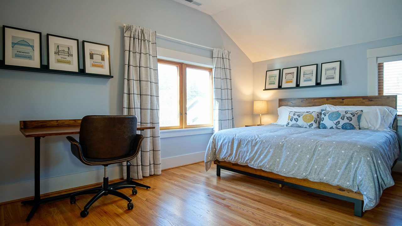 Photo of Bedroom in Foster - Powell