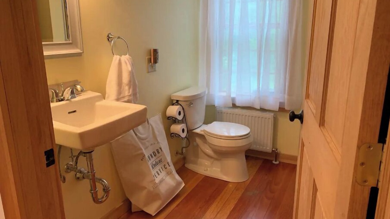Photo of Bathroom in Roxbury