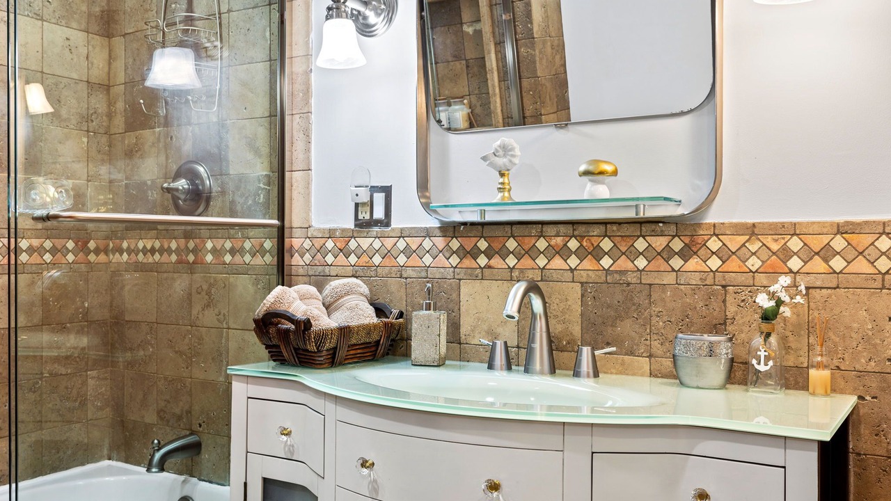 Photo of Bathroom in Dunning