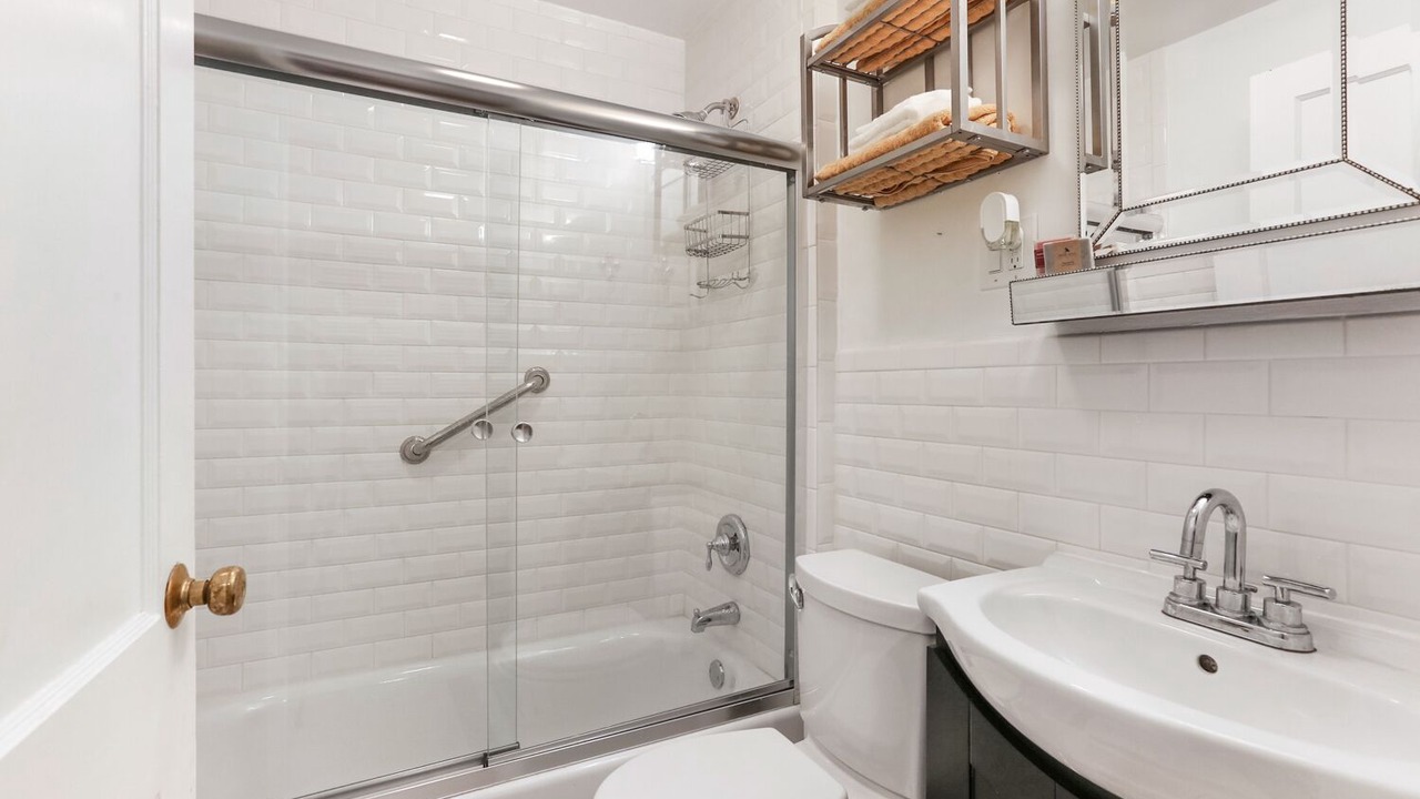 Photo of Bathroom in South 7th Ward