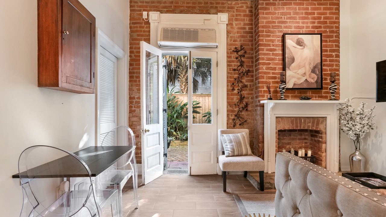 Photo of Livingroom in South 7th Ward