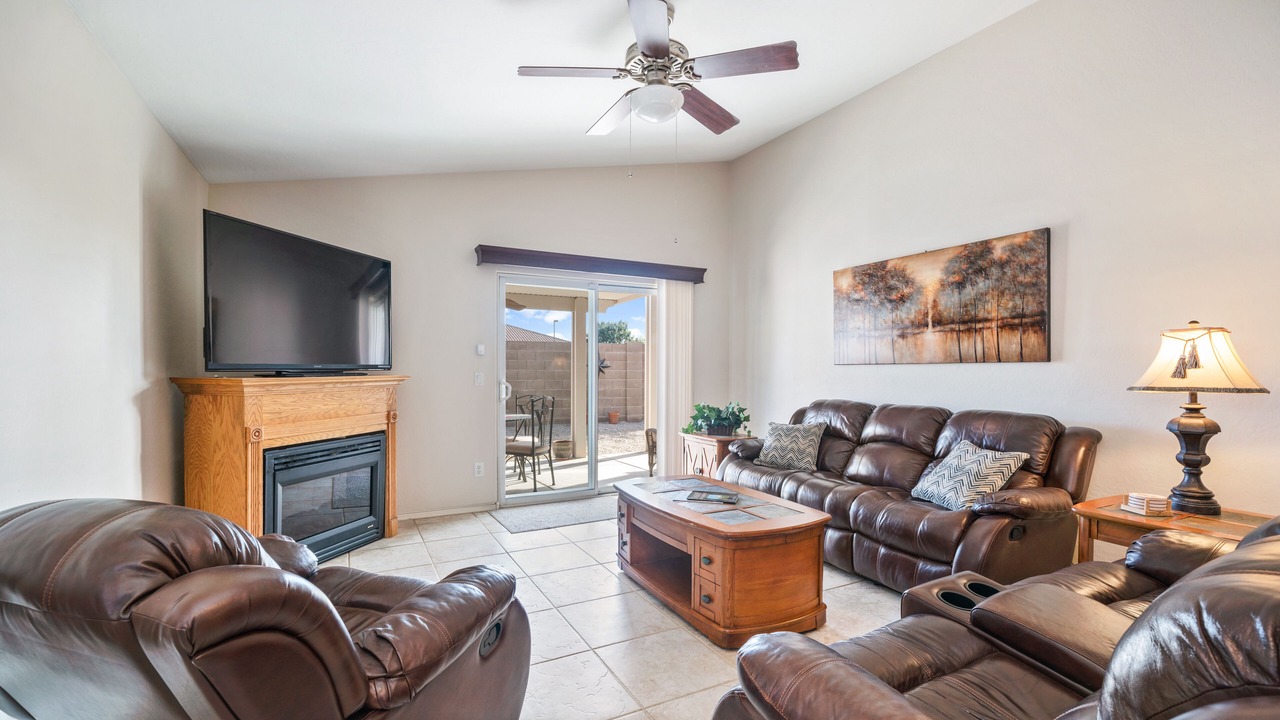 Photo of Livingroom in Alta Mesa