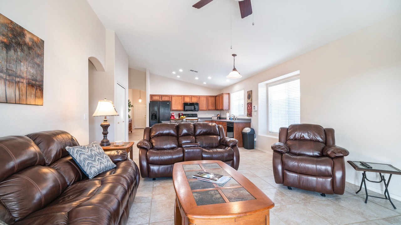 Photo of Livingroom in Alta Mesa