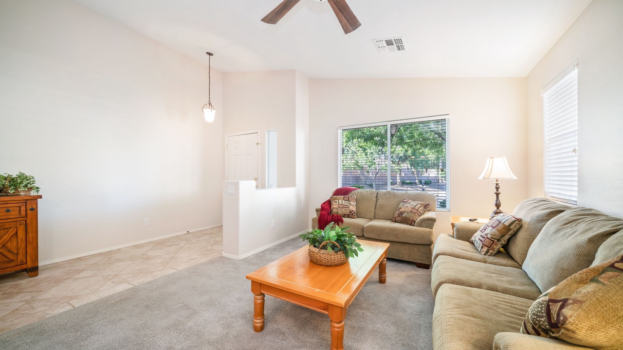 Photo of Livingroom in Alta Mesa